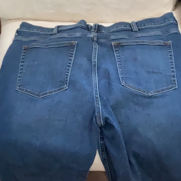 BOGO Ladies’ Duluth Trading Co. blue jeans 16 X 31 comfort fit. GREAT CONDITION - Picture 4 of 7